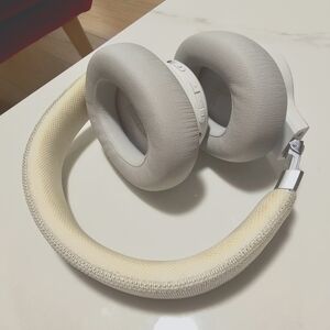 JBL Live 660NC Wireless Over-Ear Bluetooth Headphones